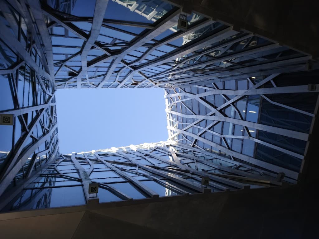 Ciel bleu au Péristyle