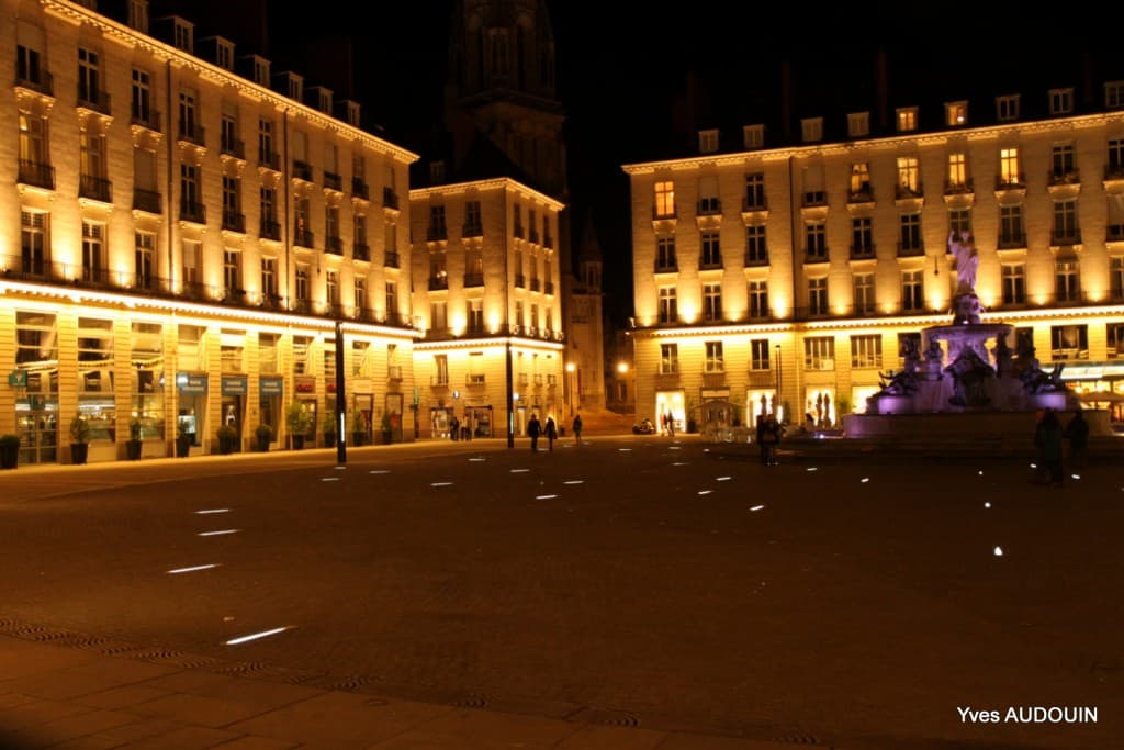 La place Royale bien déserte !