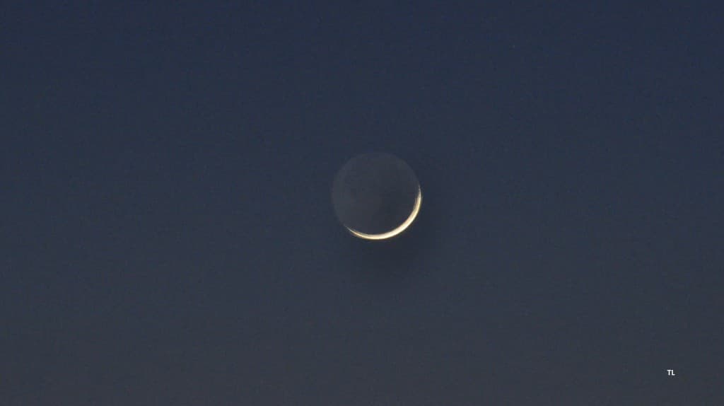 la lune 1 jour après l'éclipse