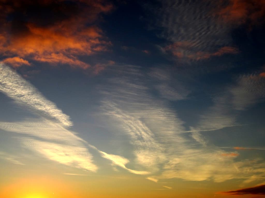 Cirrus à l'aube