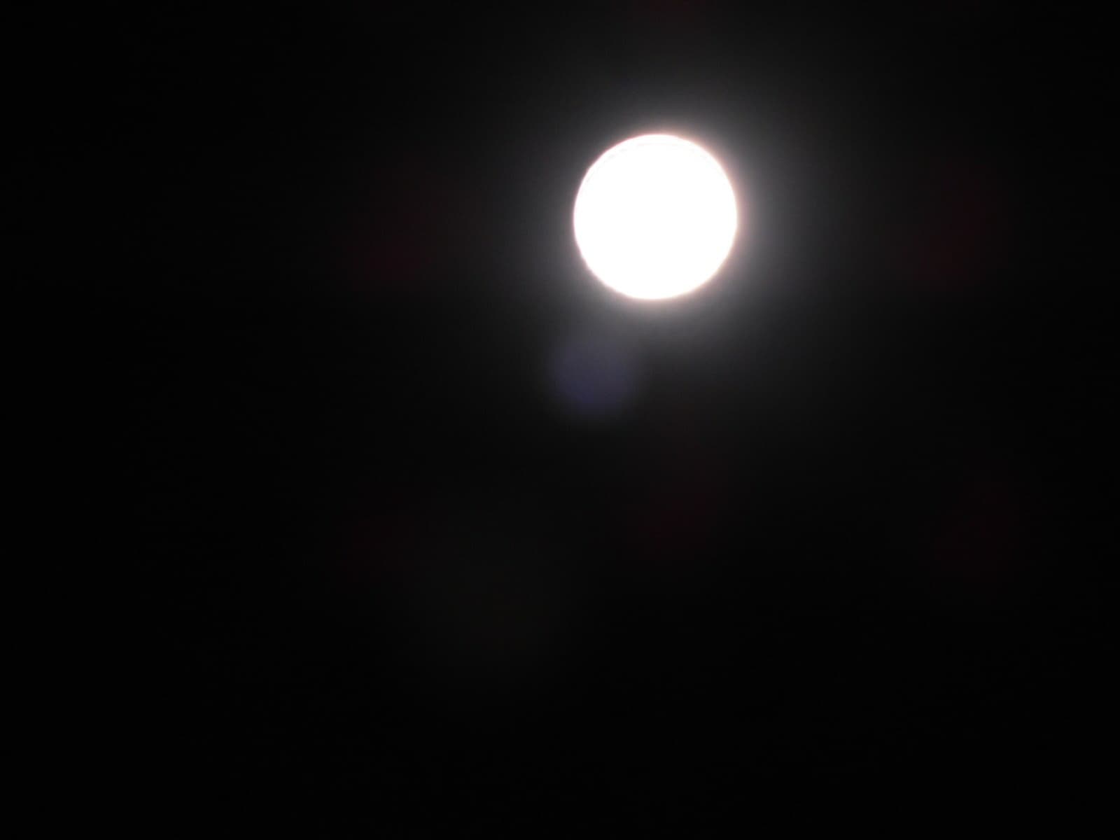 Eclipse de lune lundi 21 janvier Nantes Juste avant 4h 30