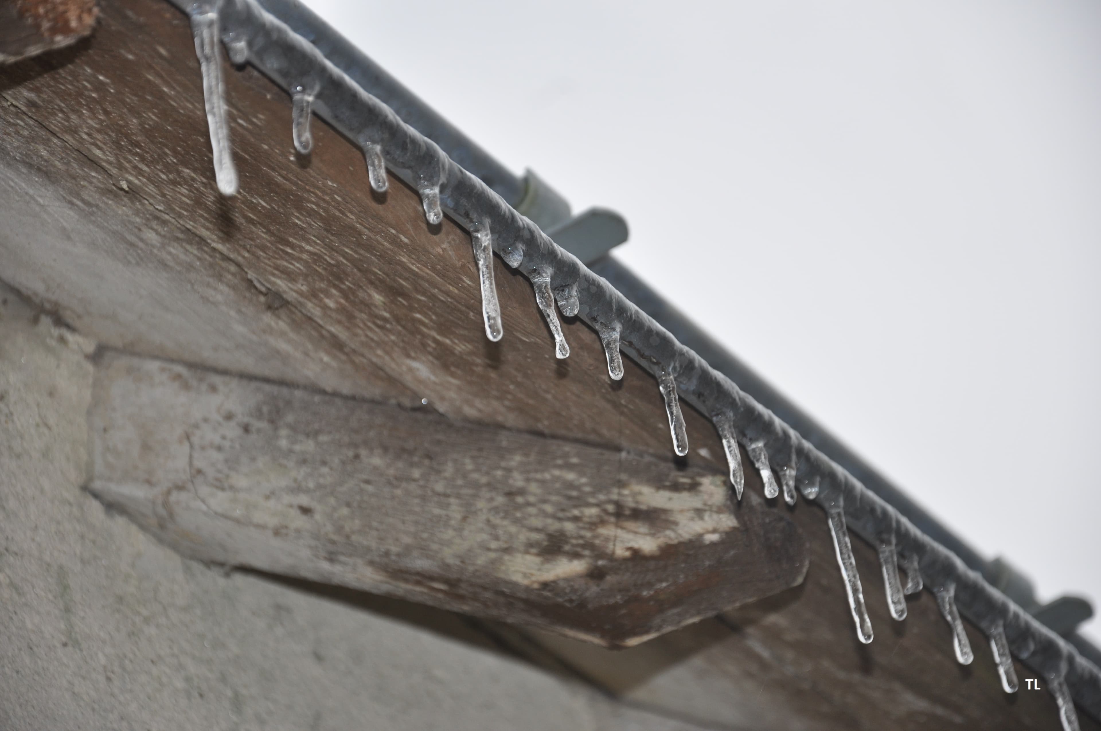 Stalactites sous ma toiture!