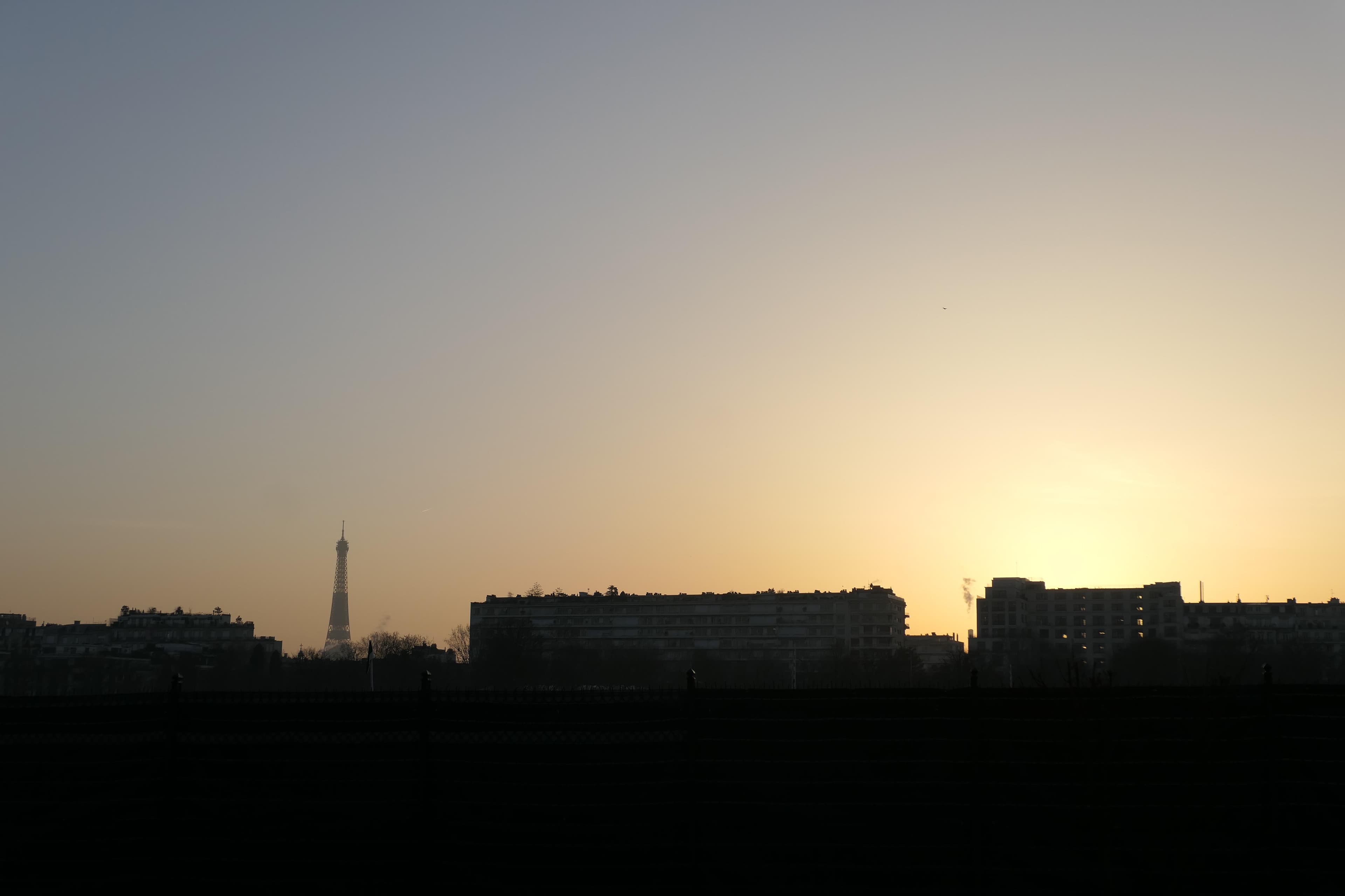 Aube teintée de sable