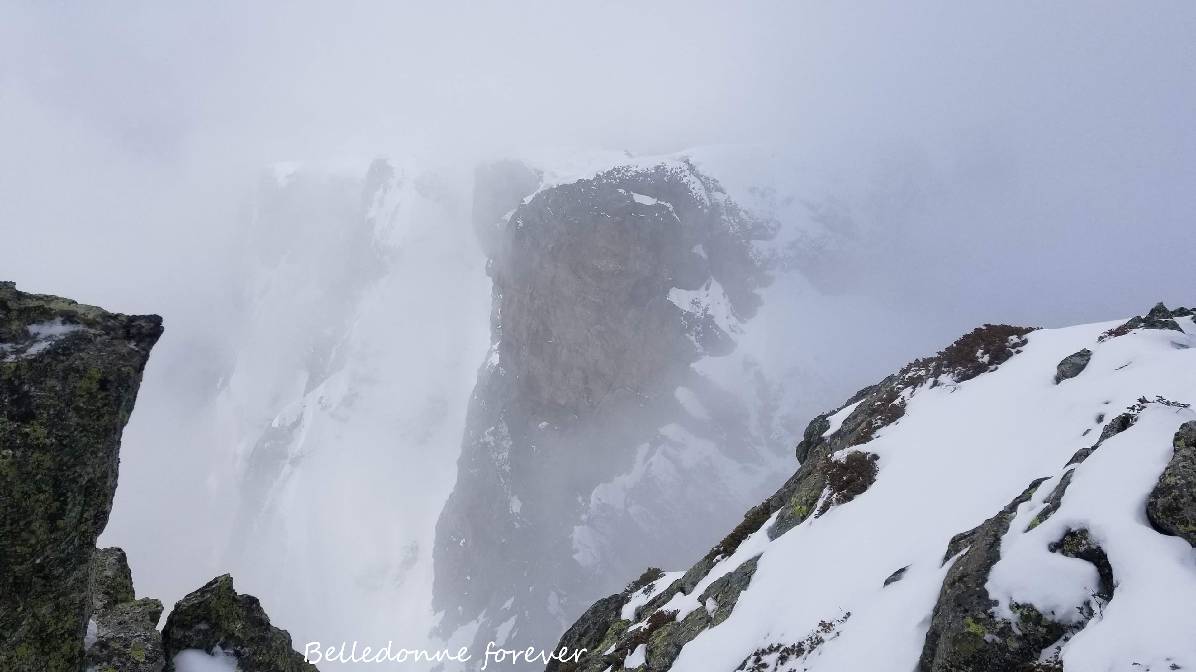 Conditions hivernales, dans 2 mois les jours raccourcissent .....  :) A.P.