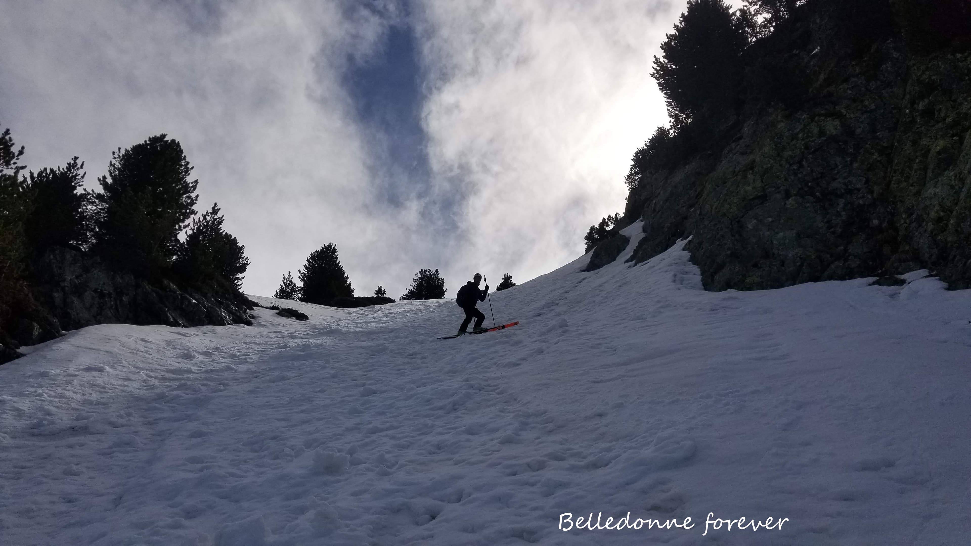 Couloir des Croissants (sous la Croix de Chamrousse)  dommage qu'il y ait des petites coulée A.P.