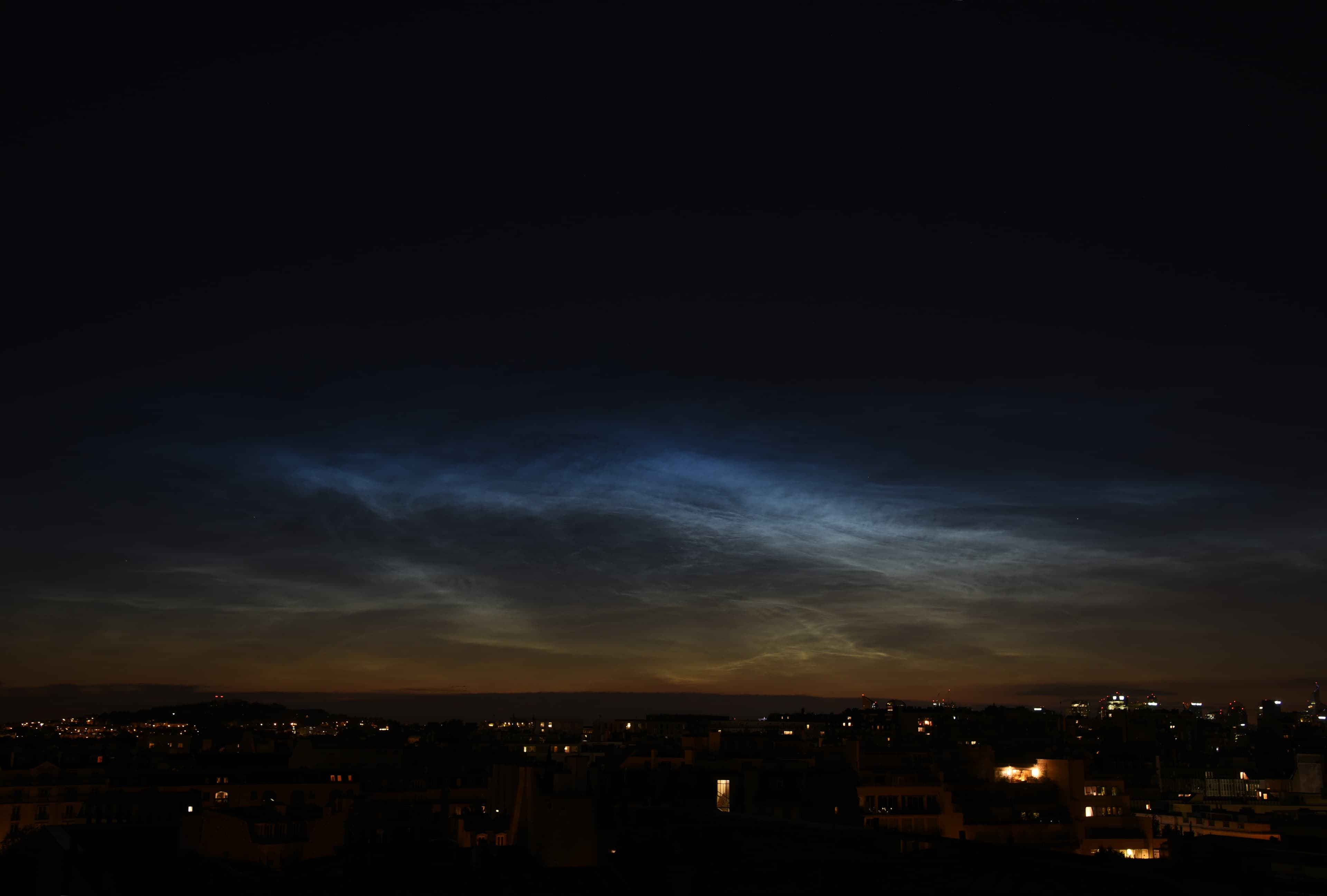 Nuages noctulescents dans le ciel d'IDF -1
