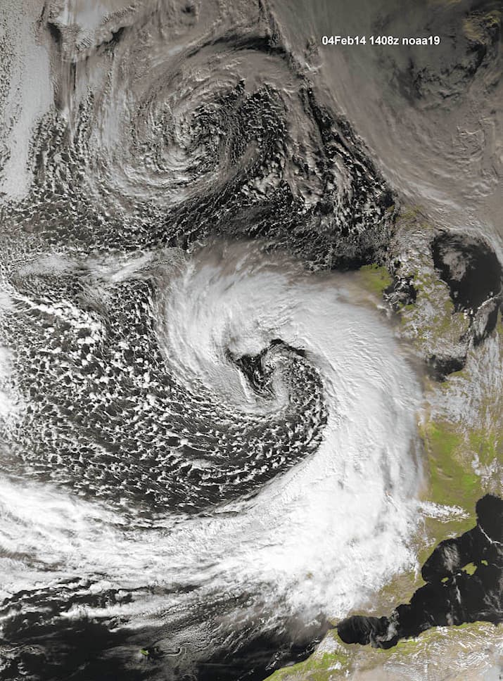 Image d'illustration pour Dépression Petra les 4 et 5 février - tempête et vagues sur l'Ouest