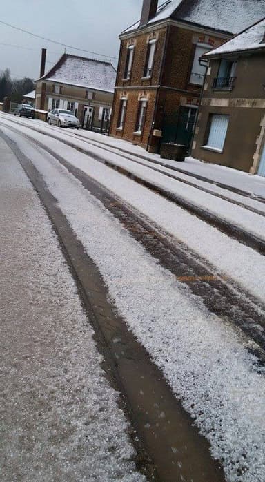 Image d'illustration pour Premiers orages de printemps liés à la chaleur - Grêle en Bourgogne