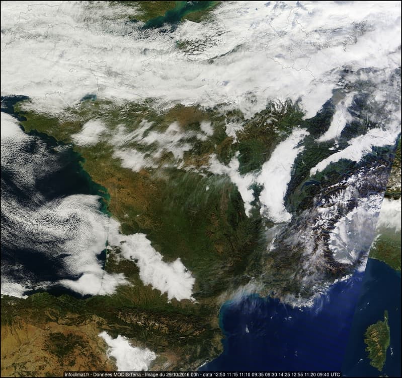 Image d'illustration pour Nuages bas et brouillards : une prévision complexe