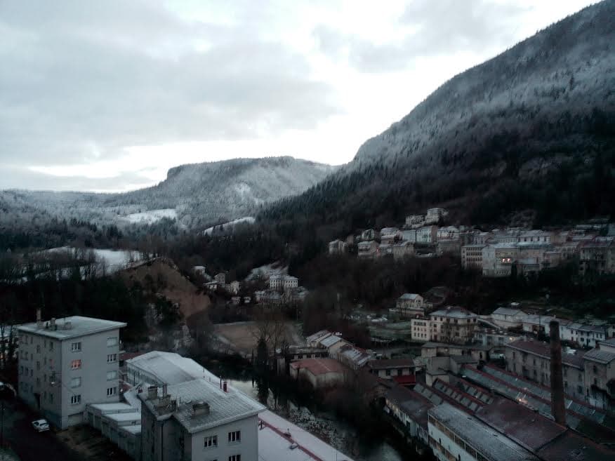 Image d'illustration pour Neige et froid sur les massifs