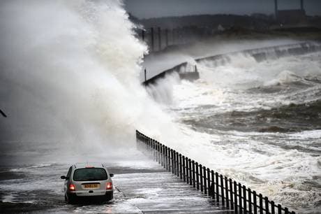 Image d'illustration pour Tempête Alexandra : vagues et blizzard sur le Nord de l'Europe
