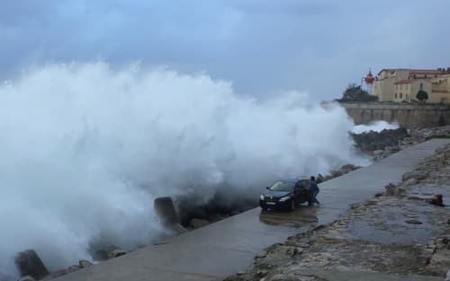 Image d'illustration pour Vents forts en Méditerranée