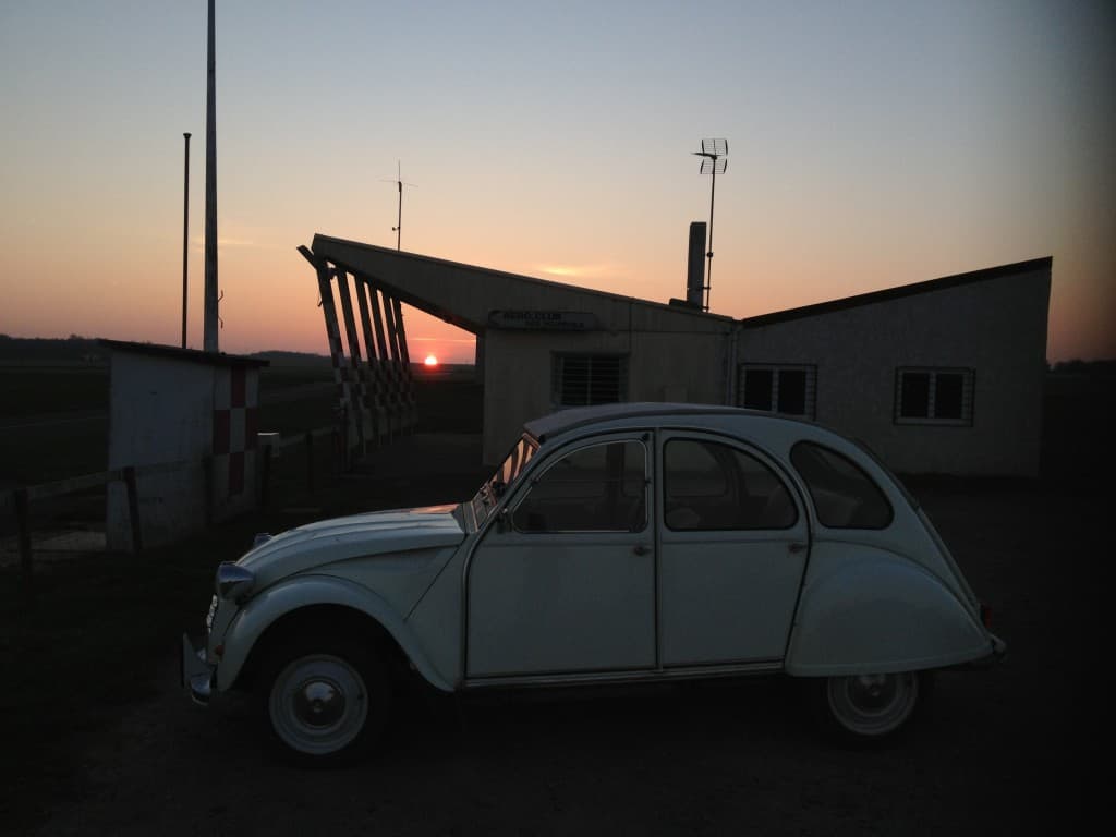 Coucher du soleil sur 2CV