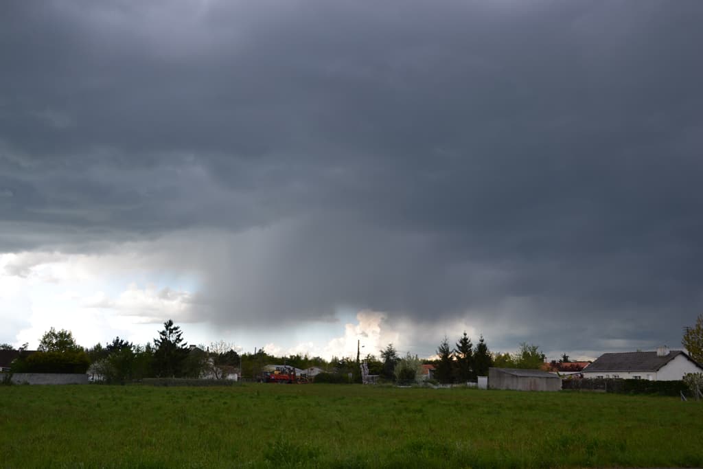 l'orage arrive comme prévu