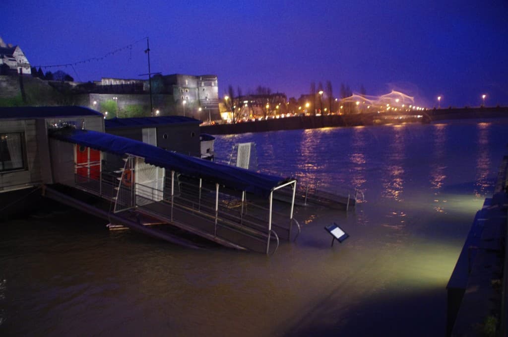 Les quais sous l'eau